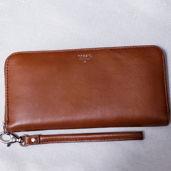 Fossil Handbags - Fossil NWT Sydney Zip Clutch in Brown Leather